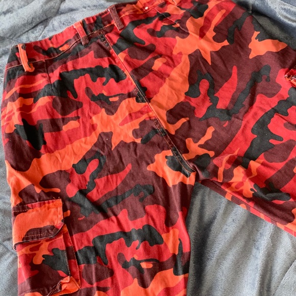 Camo pants - Picture 3 of 3